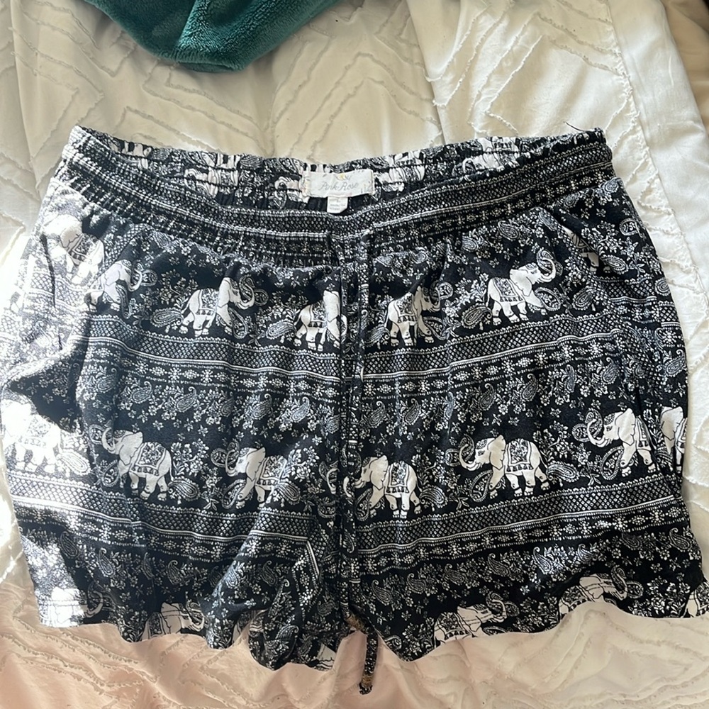 Black and White Women’s Pattern Shorts